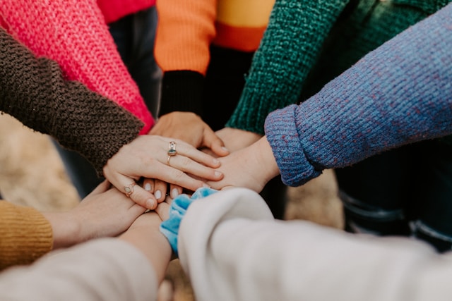 How Creators Can Use AskLoop to Build Stronger Communities